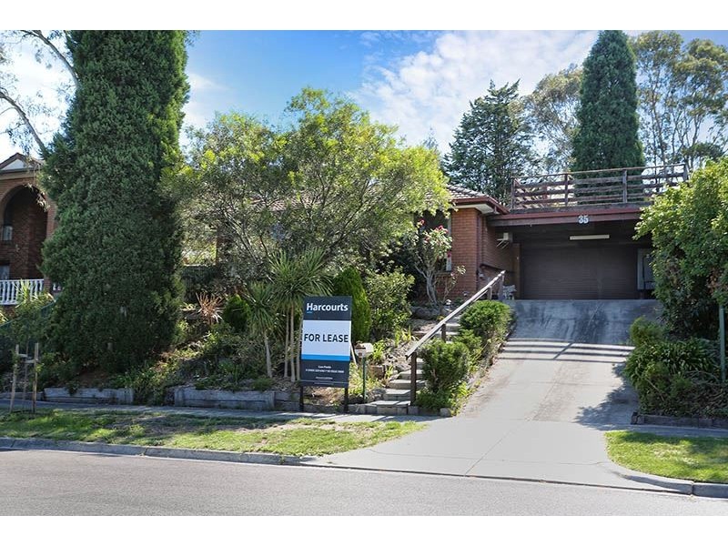 35 Holmbury Blvd, Mulgrave VIC 3170