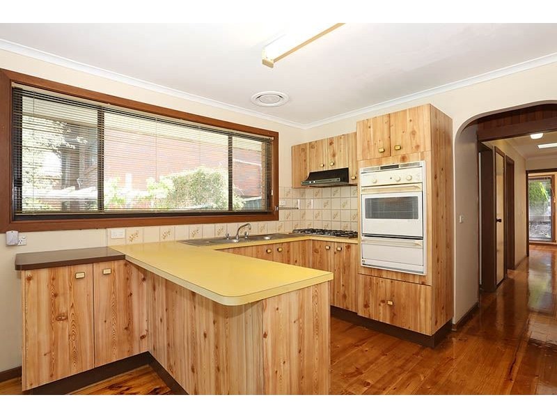 35 Holmbury Blvd, Mulgrave VIC 3170