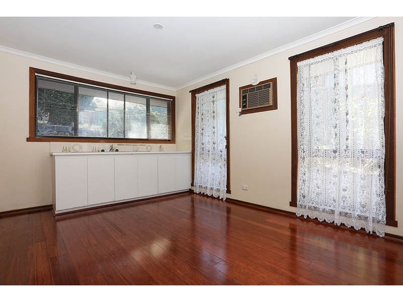 35 Holmbury Blvd, Mulgrave VIC 3170