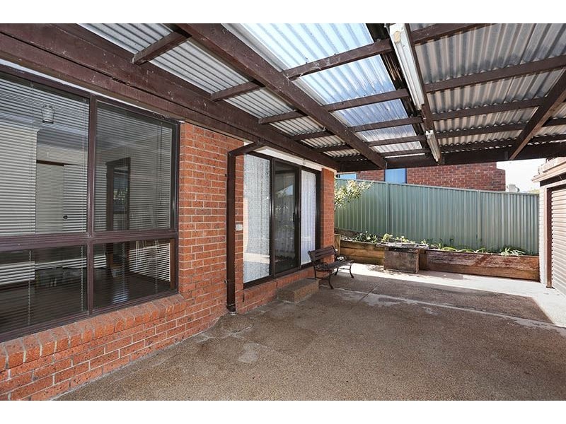 35 Holmbury Blvd, Mulgrave VIC 3170