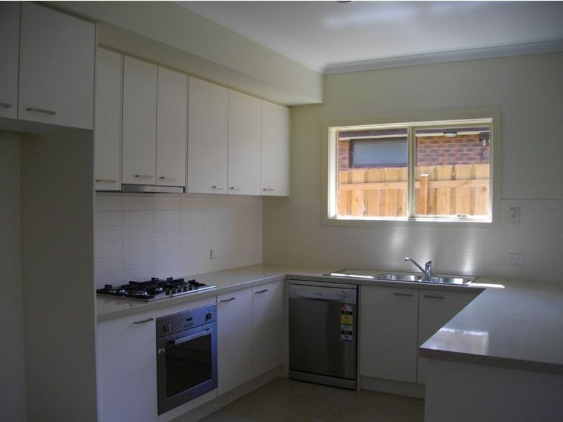 2/18 Jordan Avenue, Glen Waverley VIC 3150