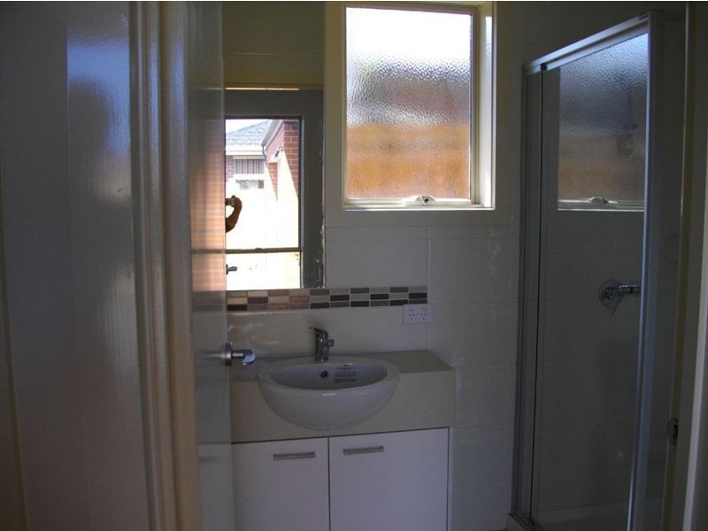 2/18 Jordan Avenue, Glen Waverley VIC 3150