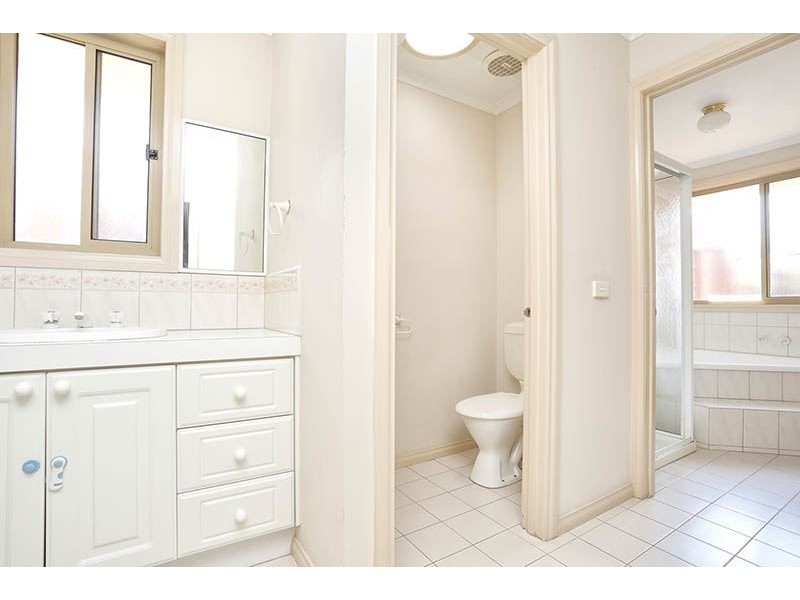 1/117 Bogong Avenue, Glen Waverley VIC 3150