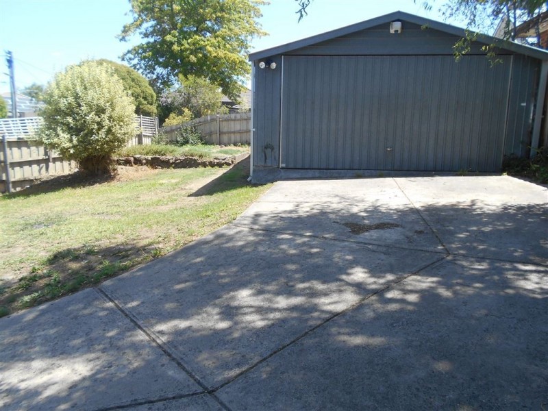 15 Damon Road, Mount Waverley VIC 3149