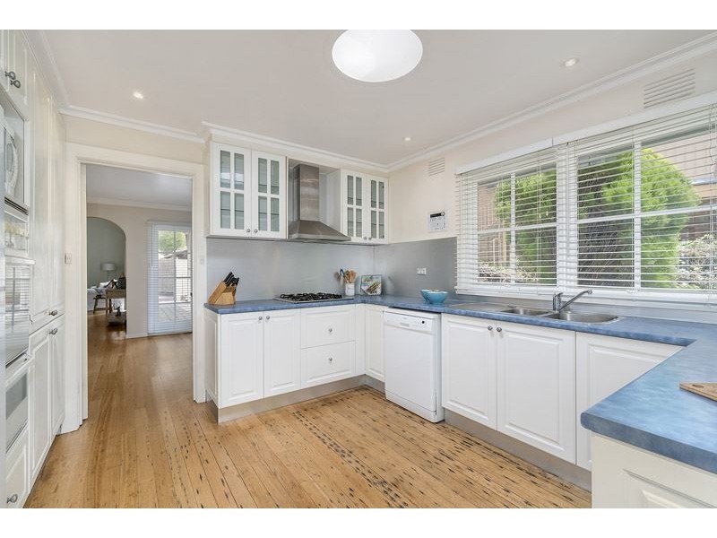 1 Rhodes Drive, Glen Waverley VIC 3150