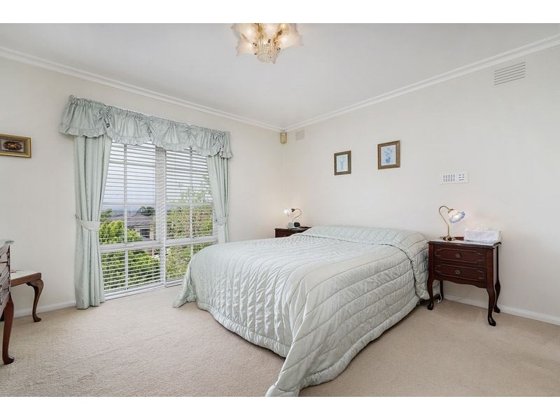 1 Rhodes Drive, Glen Waverley VIC 3150