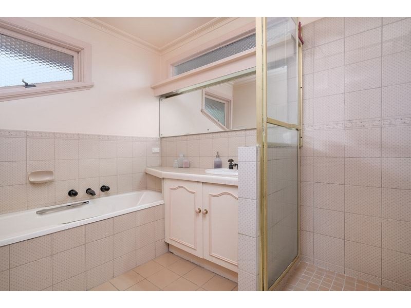 1 Rhodes Drive, Glen Waverley VIC 3150