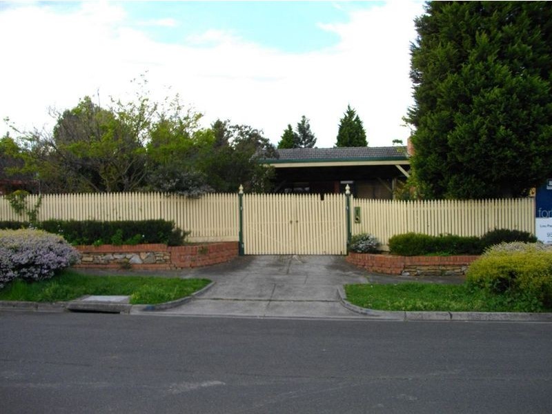 7 Kincumber Drive, Glen Waverley VIC 3150