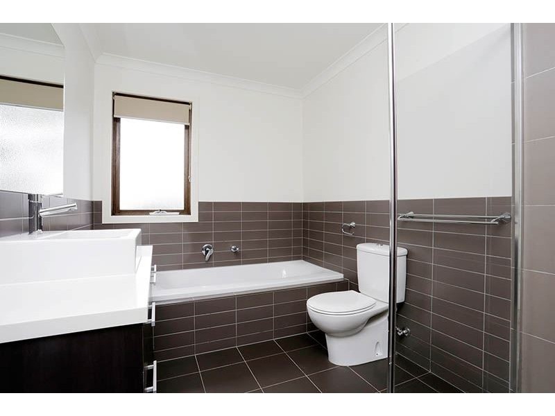 2/23 Lynden Grove, Mount Waverley VIC 3149