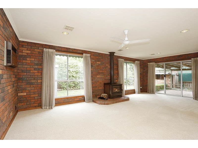 17 Diamond Avenue, Glen Waverley VIC 3150