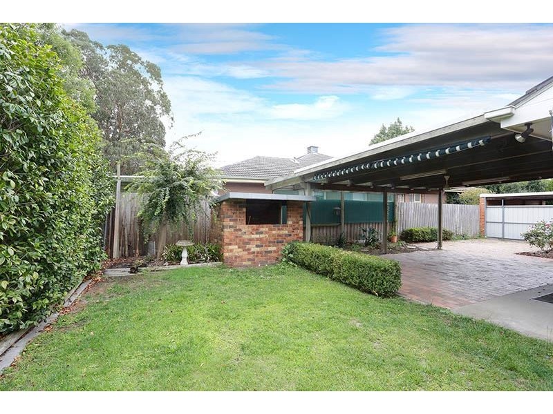17 Diamond Avenue, Glen Waverley VIC 3150