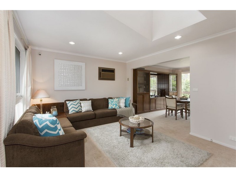 9 Bunker Crescent, Glen Waverley VIC 3150
