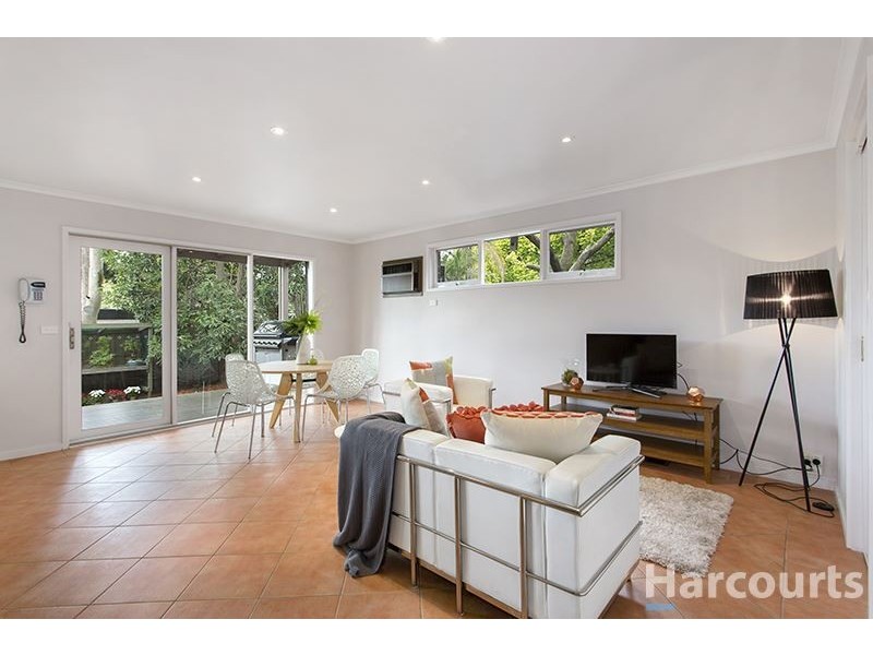 9 Bunker Crescent, Glen Waverley VIC 3150