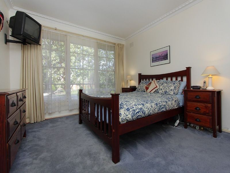 11 Blenheim Avenue, Glen Waverley VIC 3150