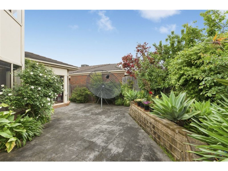 2 Margaret Gray Close, Glen Waverley VIC 3150
