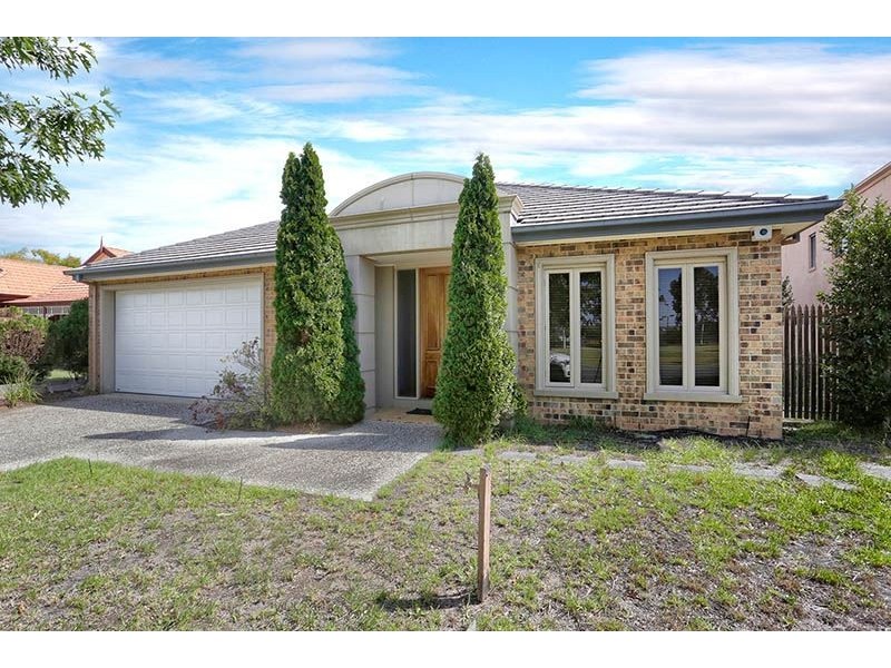 11 Herriotts Blvd, Glen Waverley VIC 3150