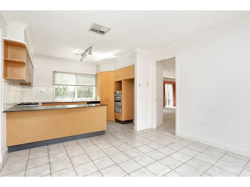 11 Herriotts Blvd, Glen Waverley VIC 3150