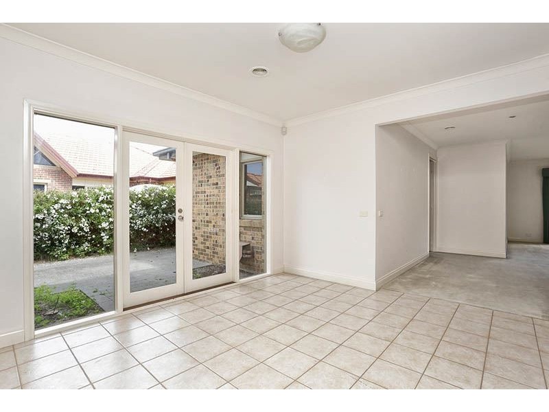 11 Herriotts Blvd, Glen Waverley VIC 3150