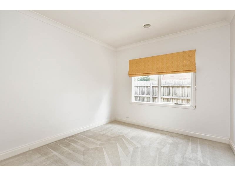 11 Herriotts Blvd, Glen Waverley VIC 3150