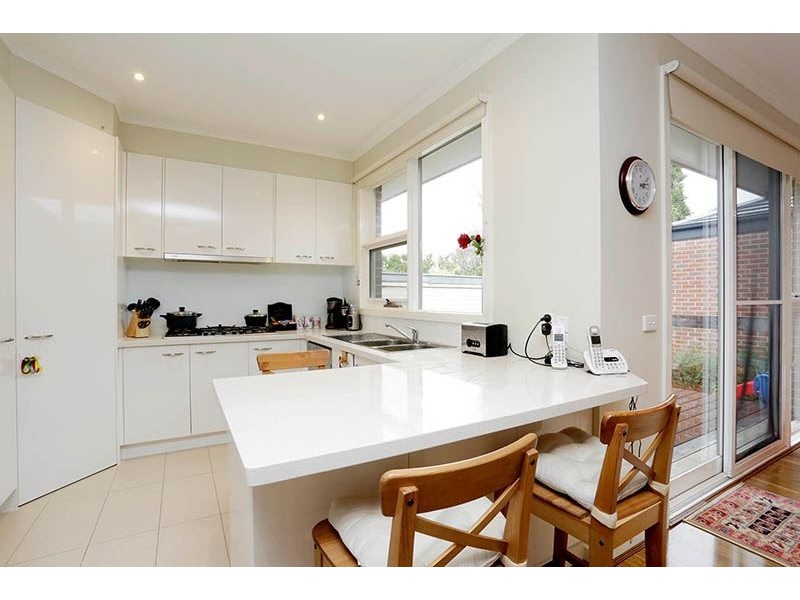 65 Panoramic Grove, Glen Waverley VIC 3150