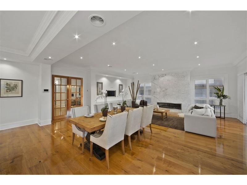 15 Kinnoull Grove, Glen Waverley VIC 3150