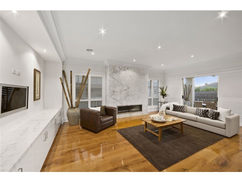 15 Kinnoull Grove, Glen Waverley VIC 3150