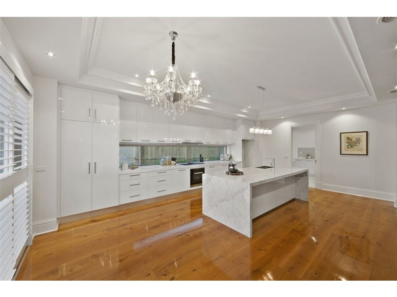 15 Kinnoull Grove, Glen Waverley VIC 3150