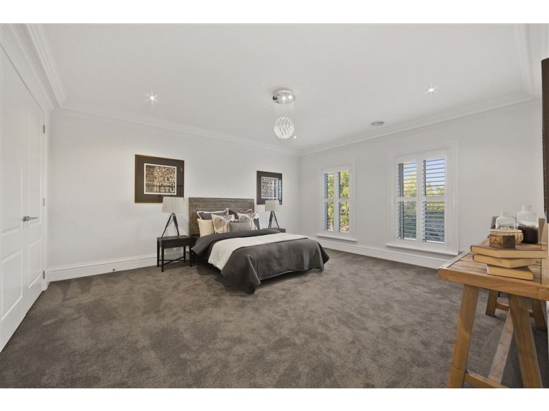 15 Kinnoull Grove, Glen Waverley VIC 3150