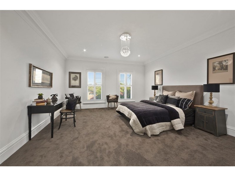 15 Kinnoull Grove, Glen Waverley VIC 3150