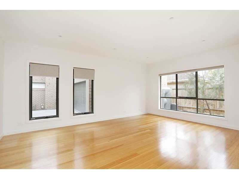 2/32 Kincumber Drive, Glen Waverley VIC 3150