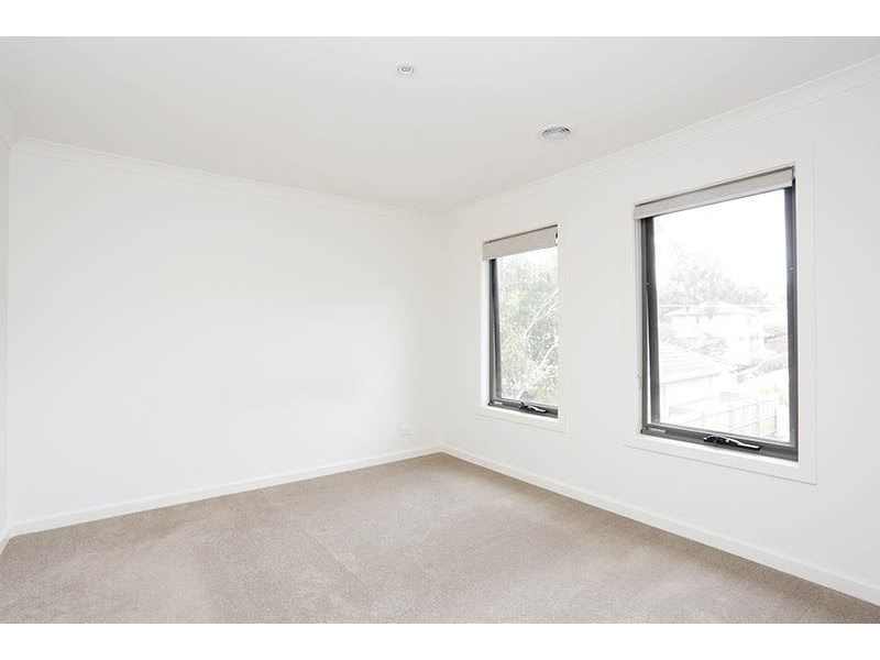 2/32 Kincumber Drive, Glen Waverley VIC 3150