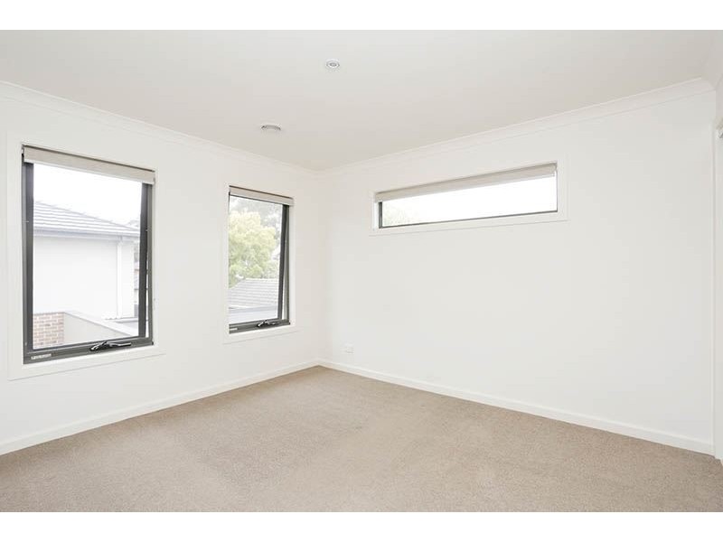 2/32 Kincumber Drive, Glen Waverley VIC 3150