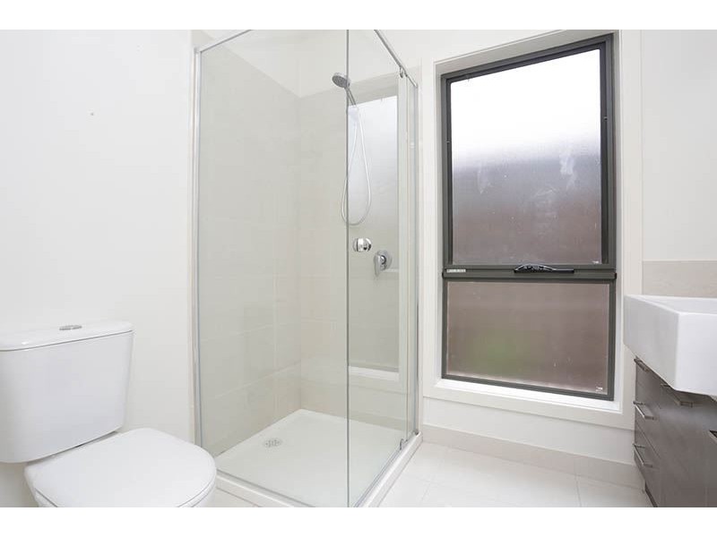 2/32 Kincumber Drive, Glen Waverley VIC 3150