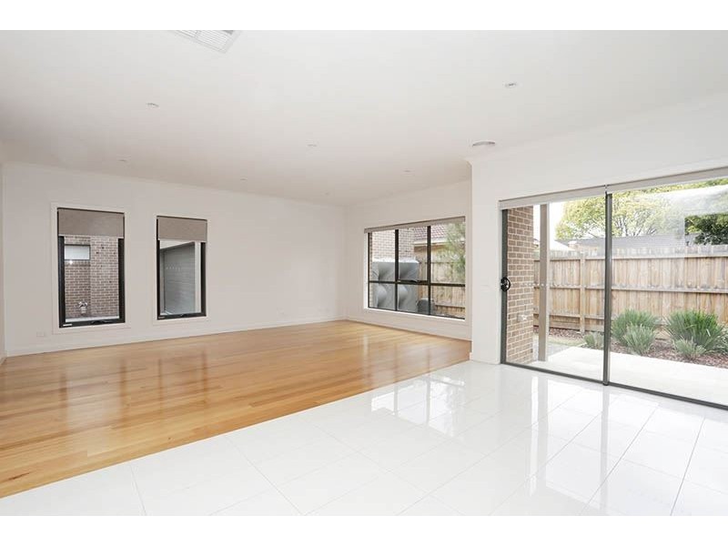 2/32 Kincumber Drive, Glen Waverley VIC 3150