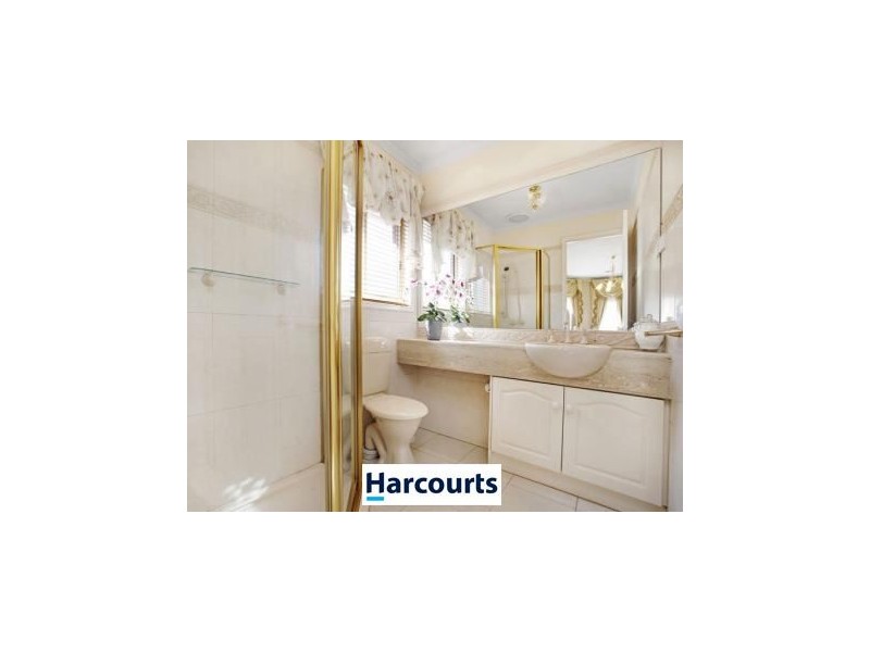 25 Tulloch Grove, Glen Waverley VIC 3150