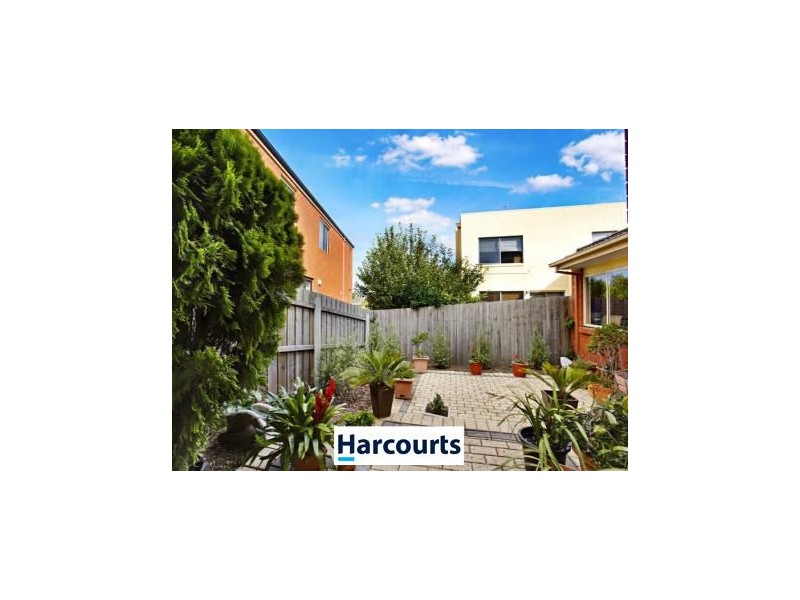 25 Tulloch Grove, Glen Waverley VIC 3150