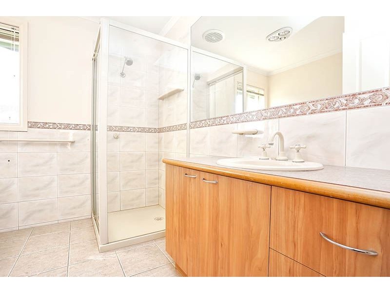 46 Avendon Blvd, Glen Waverley VIC 3150