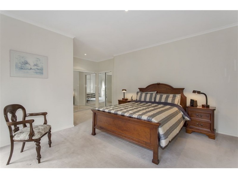 8 Winter Way, Glen Waverley VIC 3150