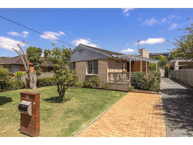19 Norfolk Street, Glen Waverley VIC 3150