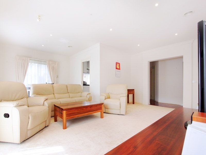 1/8 Landridge Street, Glen Waverley VIC 3150