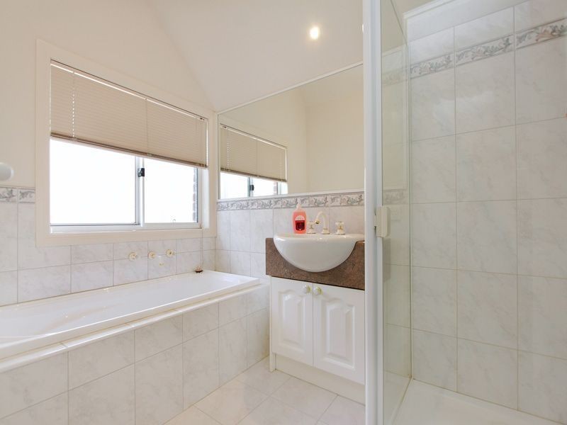 1/8 Landridge Street, Glen Waverley VIC 3150