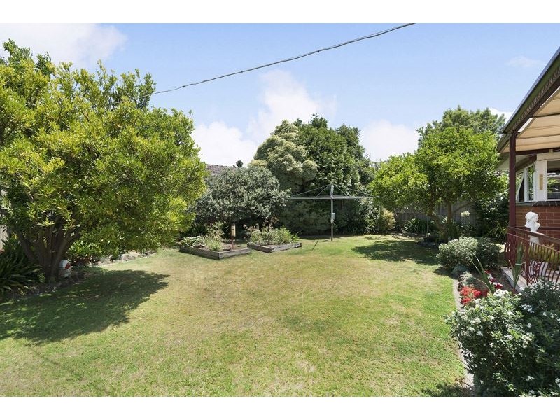 17 Honeysuckle Avenue, Wheelers Hill VIC 3150