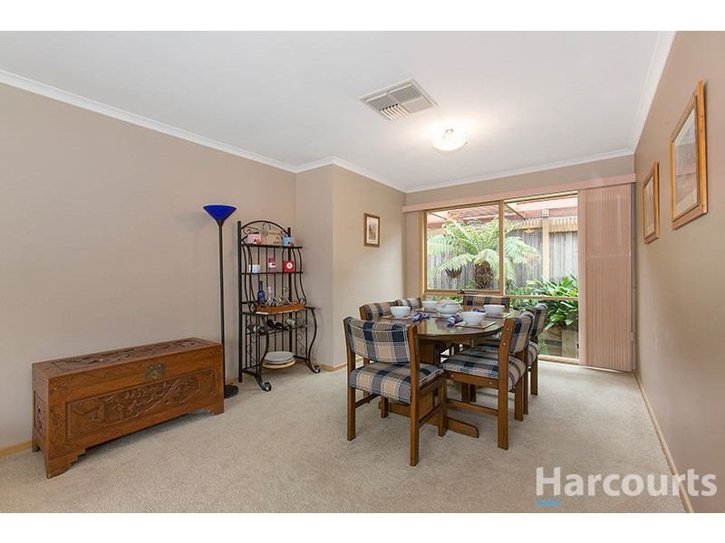 4 Fernbrook Rise, Knoxfield VIC 3180