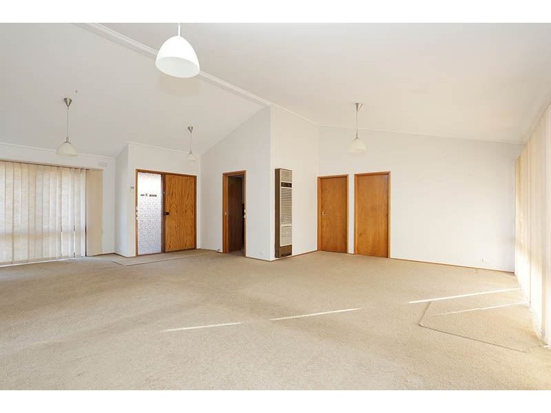 43 Summit Crescent, Glen Waverley VIC 3150