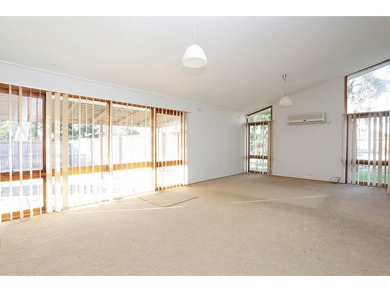 43 Summit Crescent, Glen Waverley VIC 3150