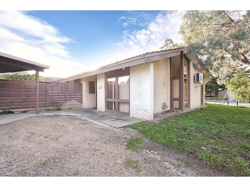 43 Summit Crescent, Glen Waverley VIC 3150