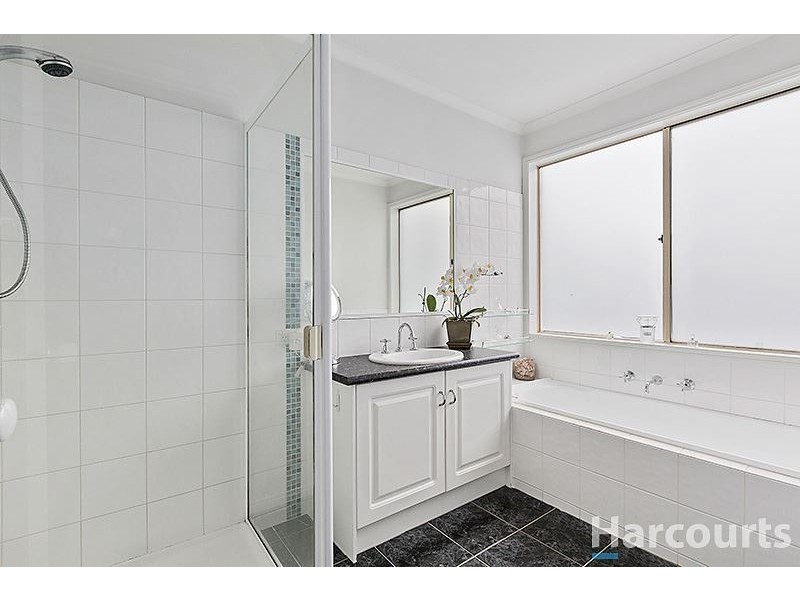 29 Tulloch Grove, Glen Waverley VIC 3150