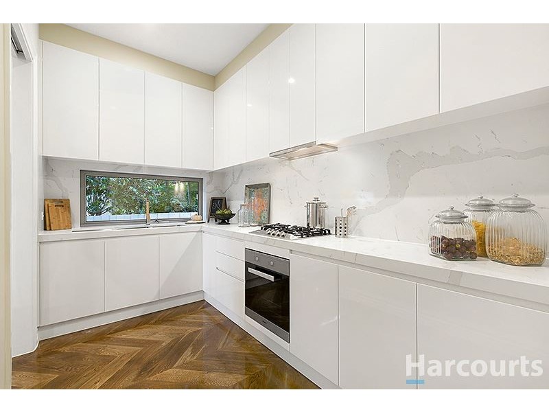 2 Kinnoull Grove, Glen Waverley VIC 3150