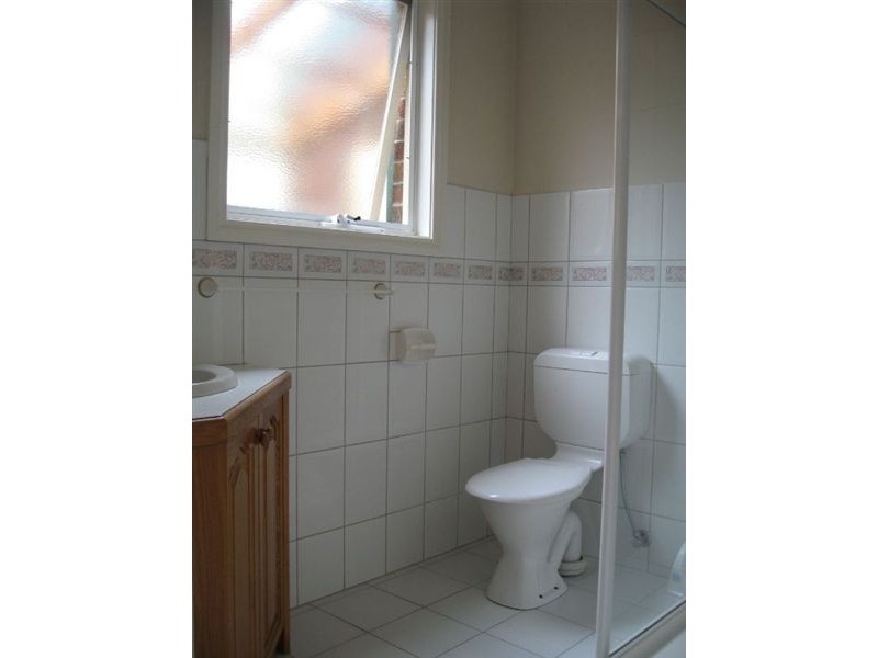 1/4 Hinkler Road, Glen Waverley VIC 3150