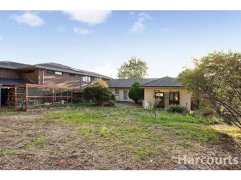 54 Pepperell Avenue, Glen Waverley VIC 3150